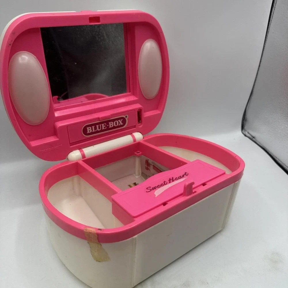 Radio Shack Sweetheart Vanity Case  Vintage